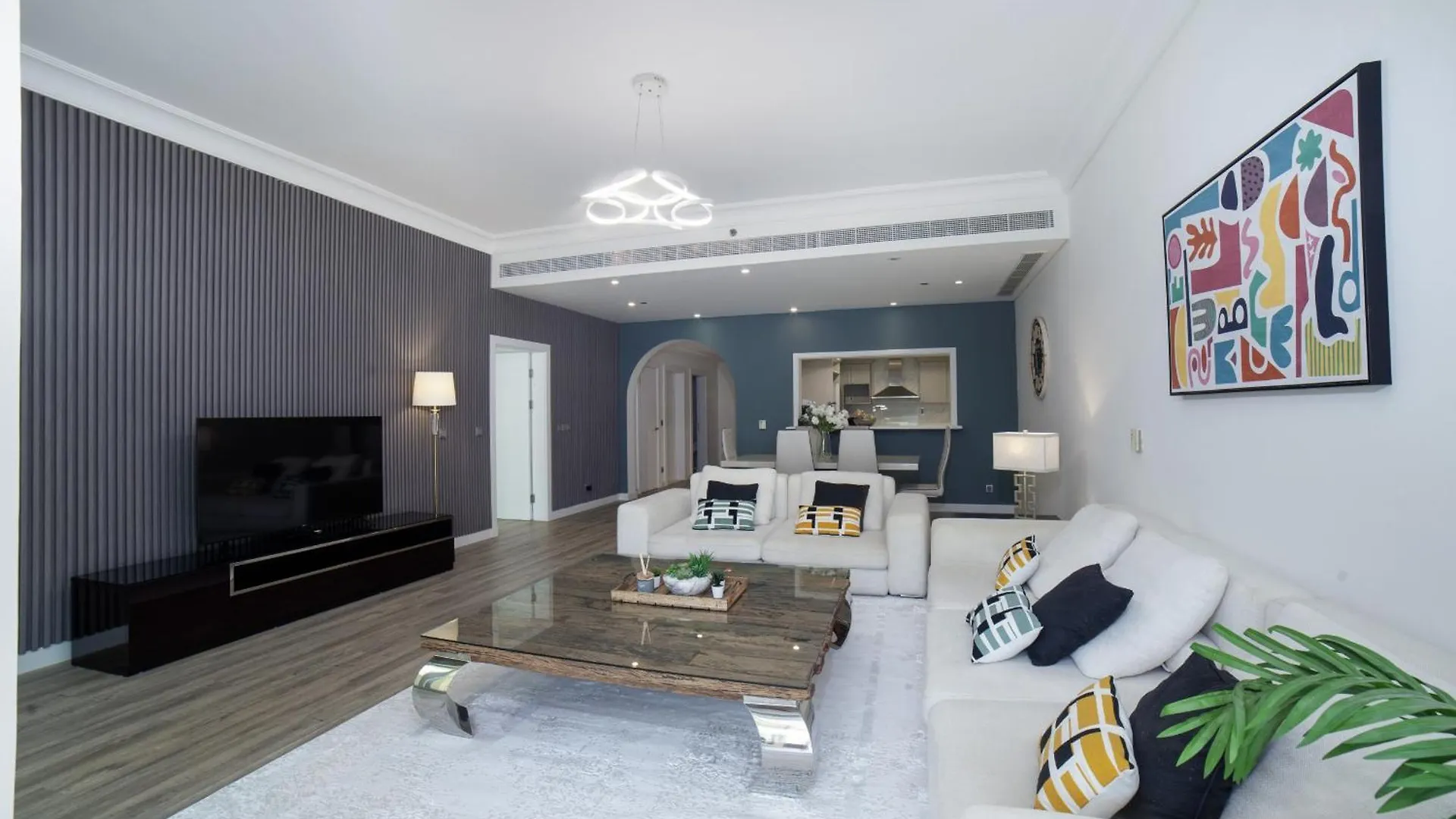 Lux Living On Palm Jumeirah With Pool & Beach Access Dubai