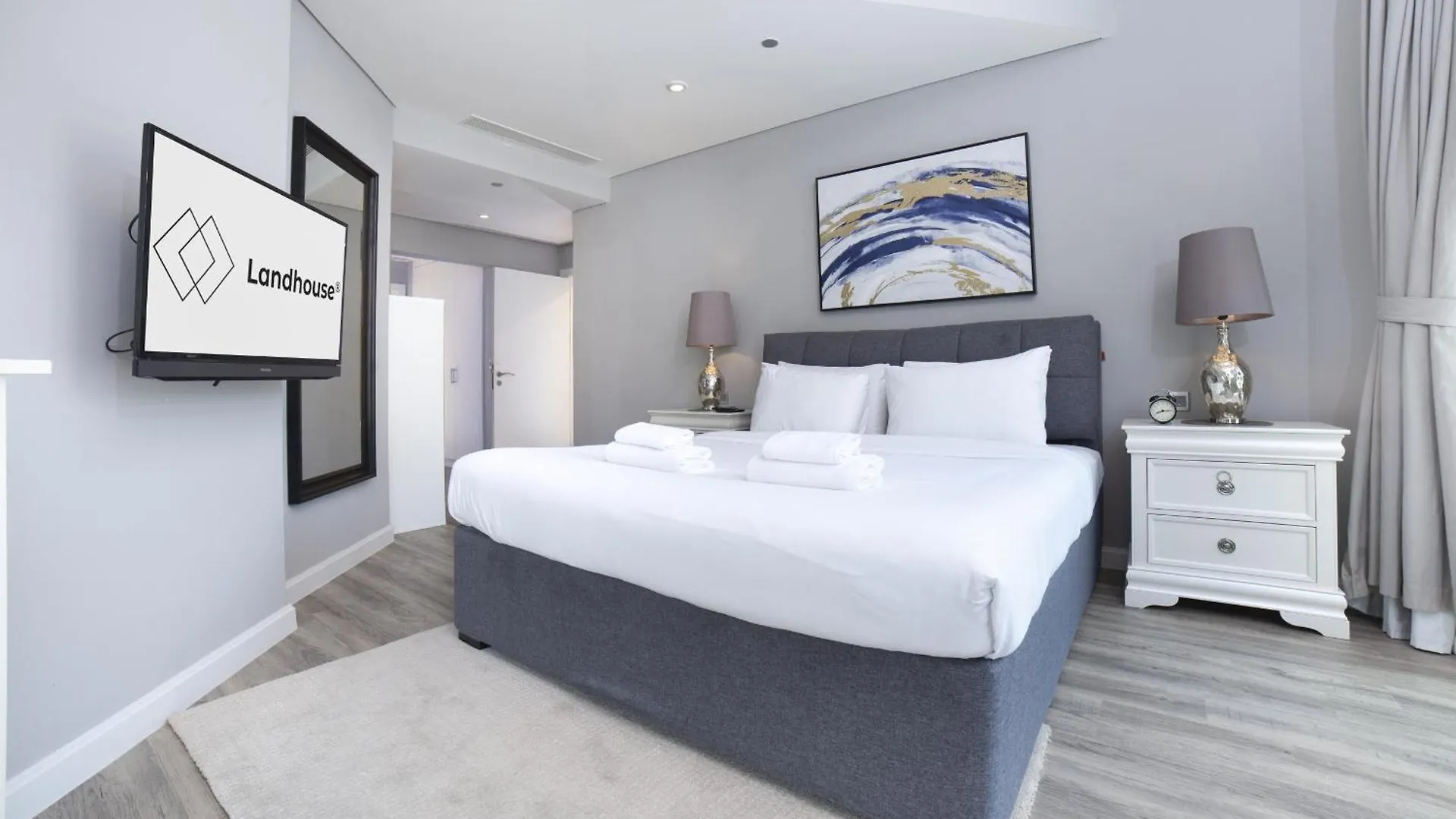 Lux Living On Palm Jumeirah With Pool & Beach Access Dubai