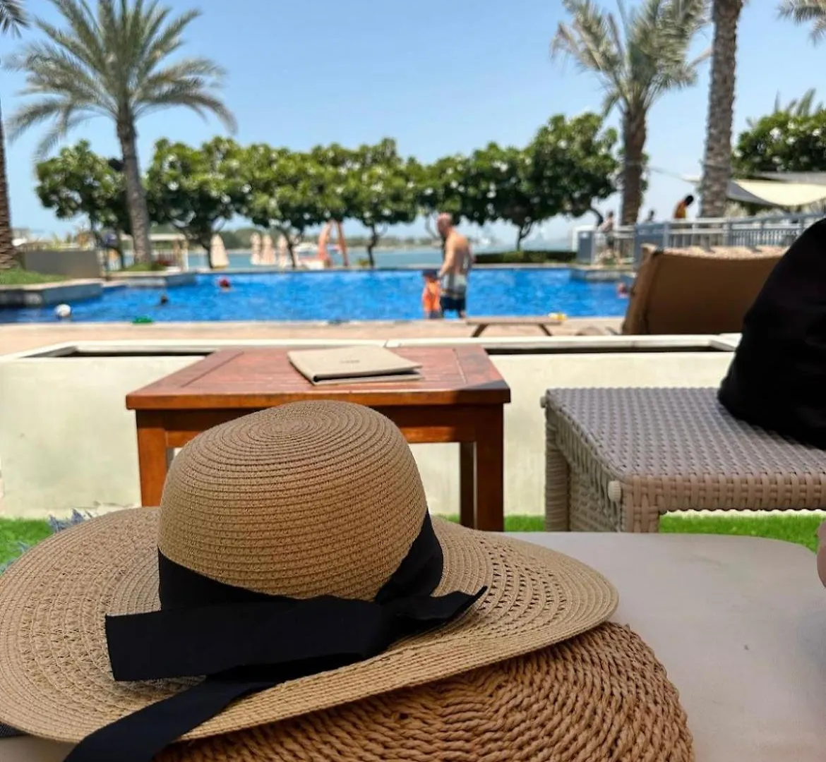 Lägenhet Lux Living On Palm Jumeirah With Pool & Beach Access Dubai